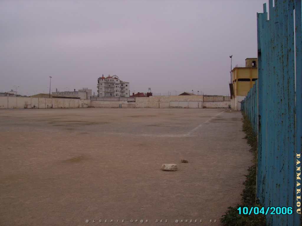 ORAN LE STADE DU RAZIL VUE D ENSEMBLE.JPG